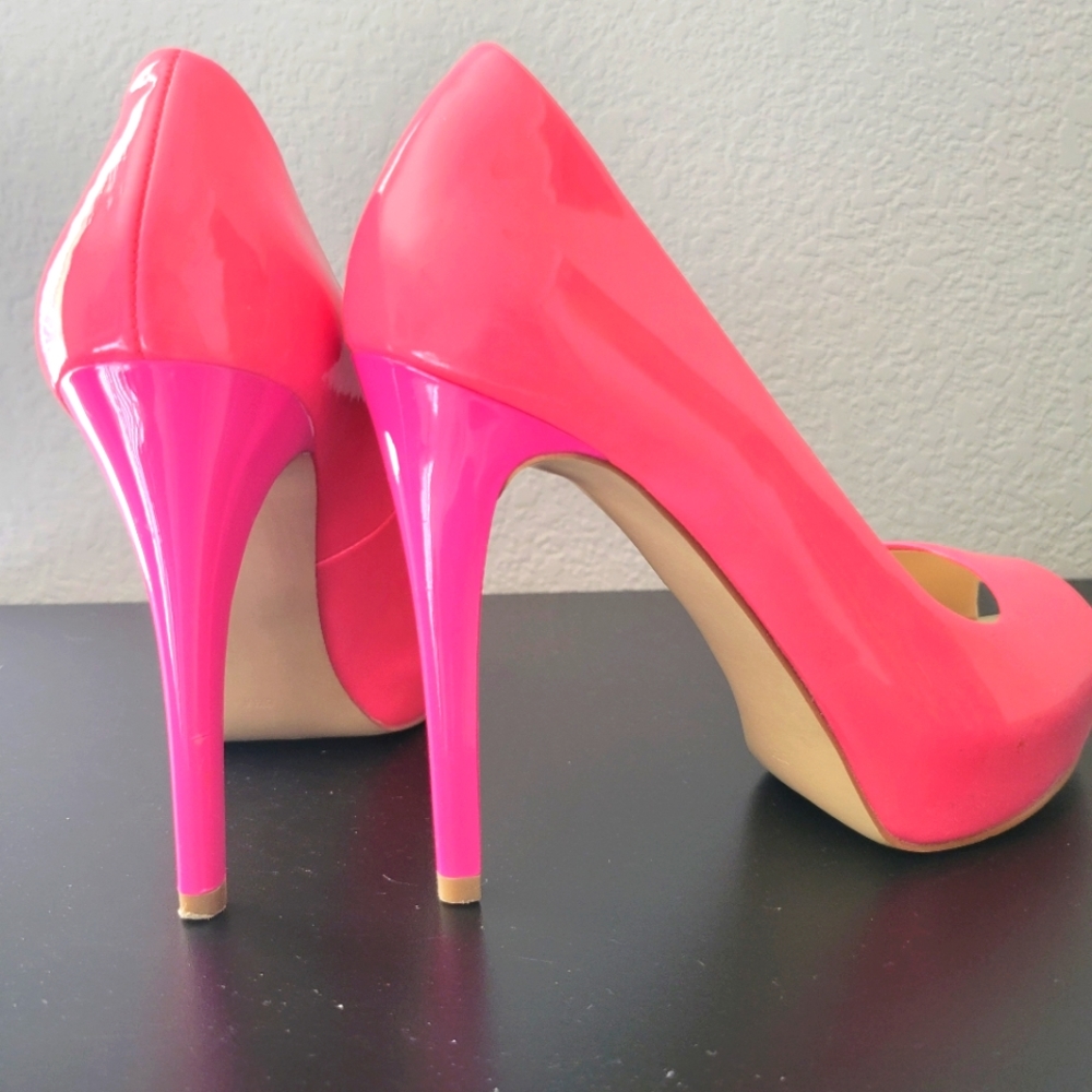 Pink Guess platforms size 7